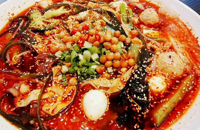 開冒菜店是加盟還是自己弄？